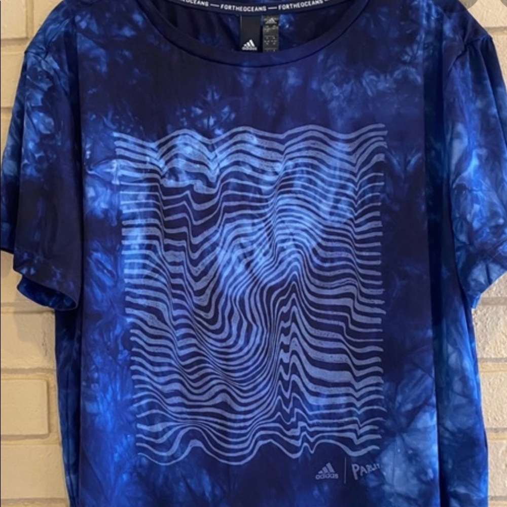 Adidas - FORTHEOCEANS blue athletic top